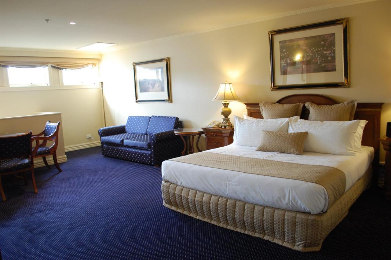 Canterbury International Hotel 4*