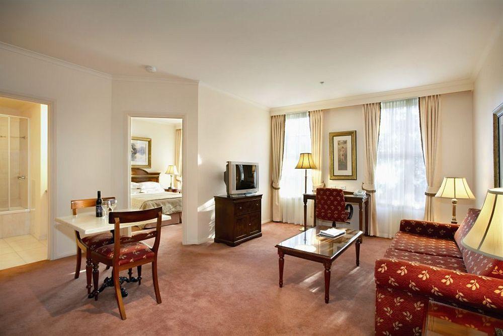 Hotel Canterbury International 4*