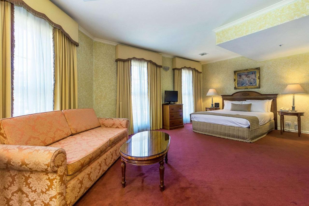 Hotel Canterbury International Forest Hill
