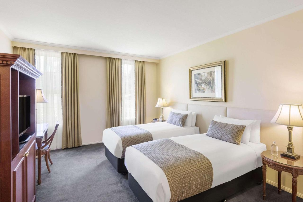Hotel Canterbury International