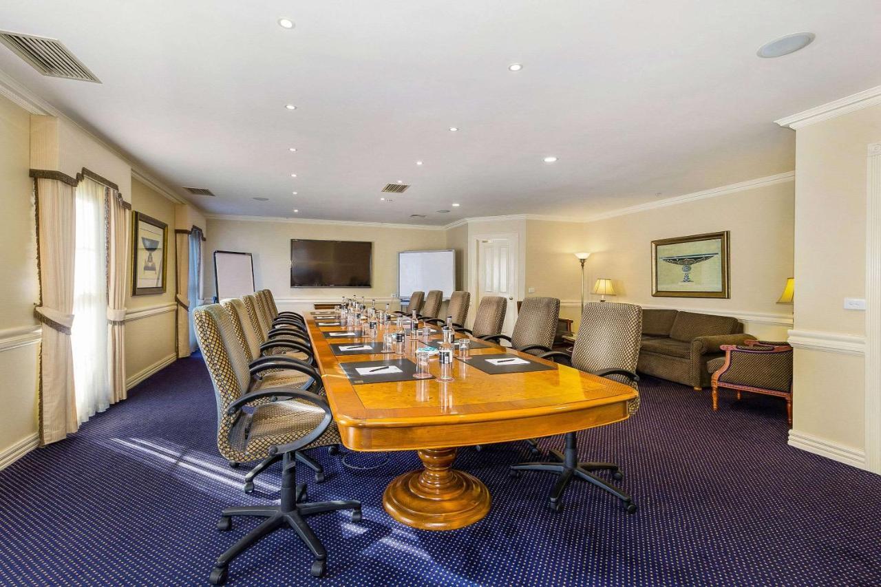 Canterbury International Hotel 4*