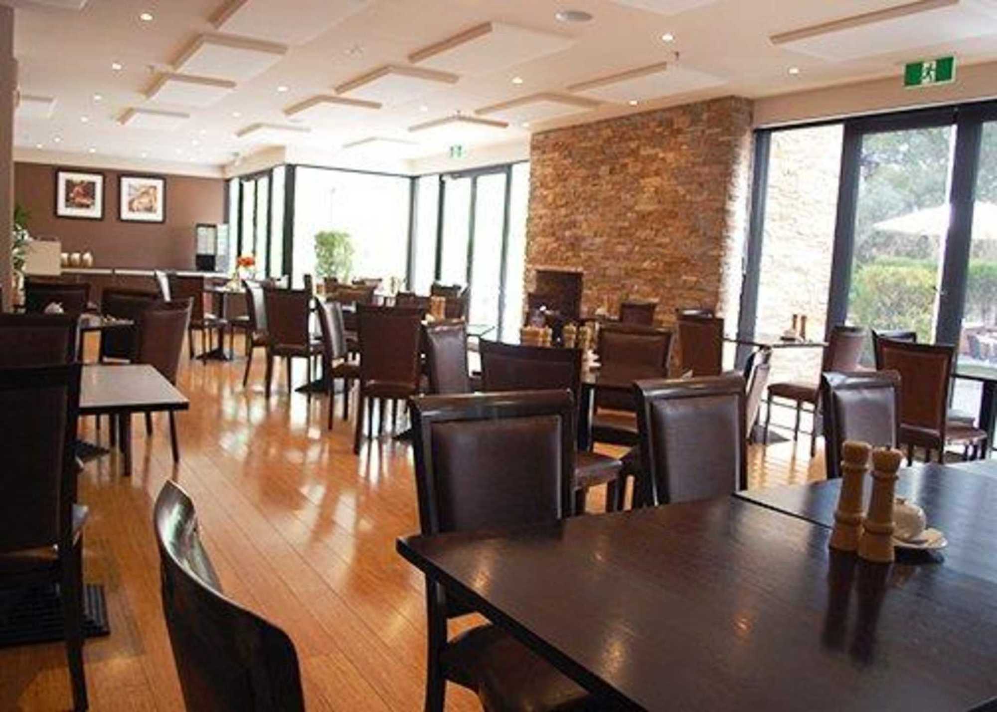 Canterbury International Hotel 4*