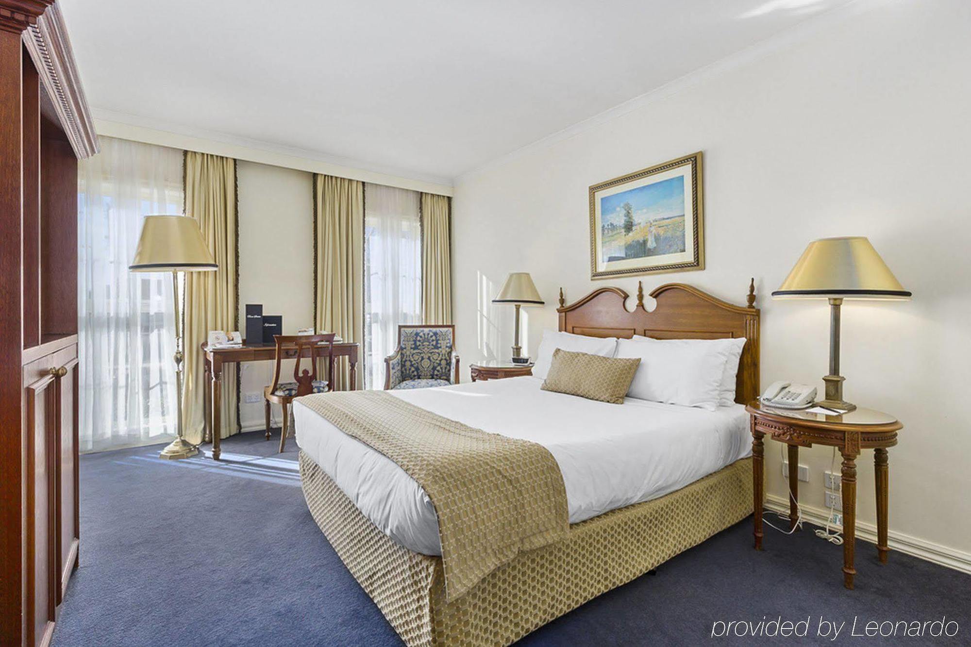 Hotel Canterbury International 4*