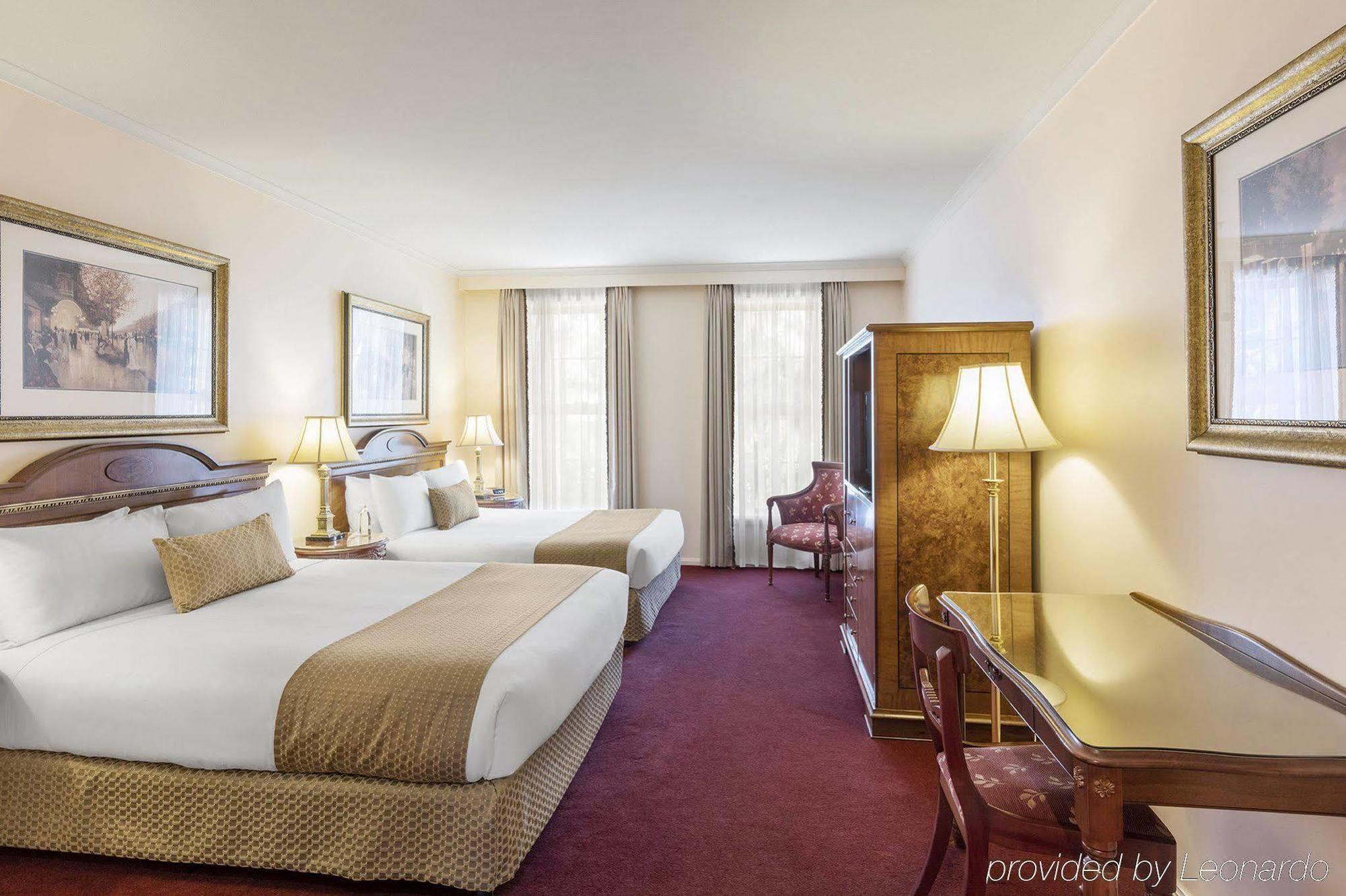 Hotel Canterbury International 4*