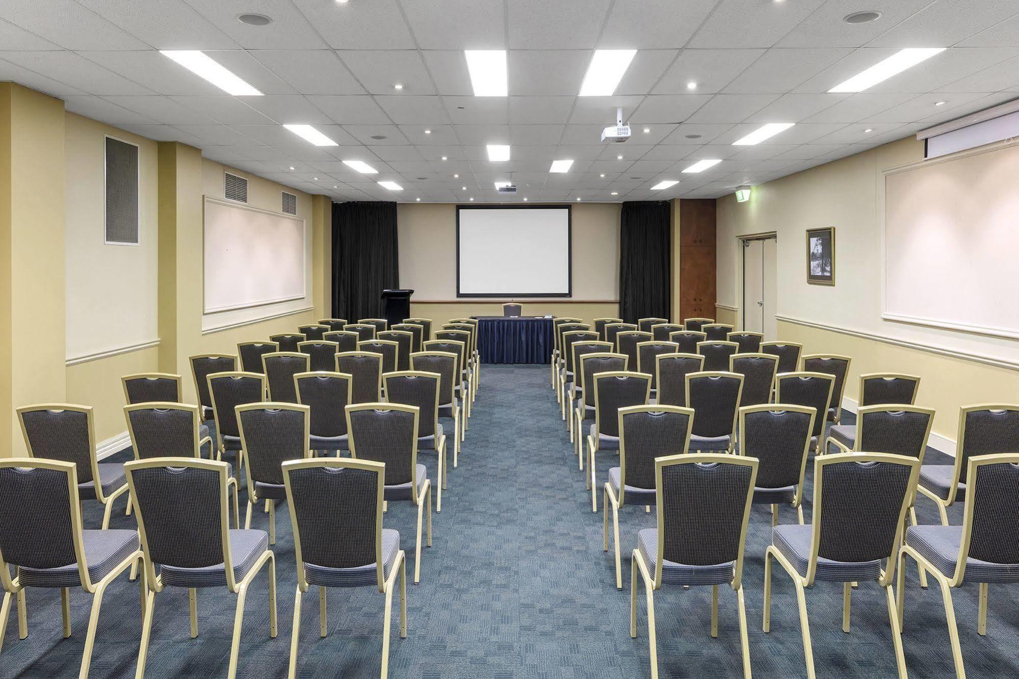 Canterbury International Hotel Forest Hill