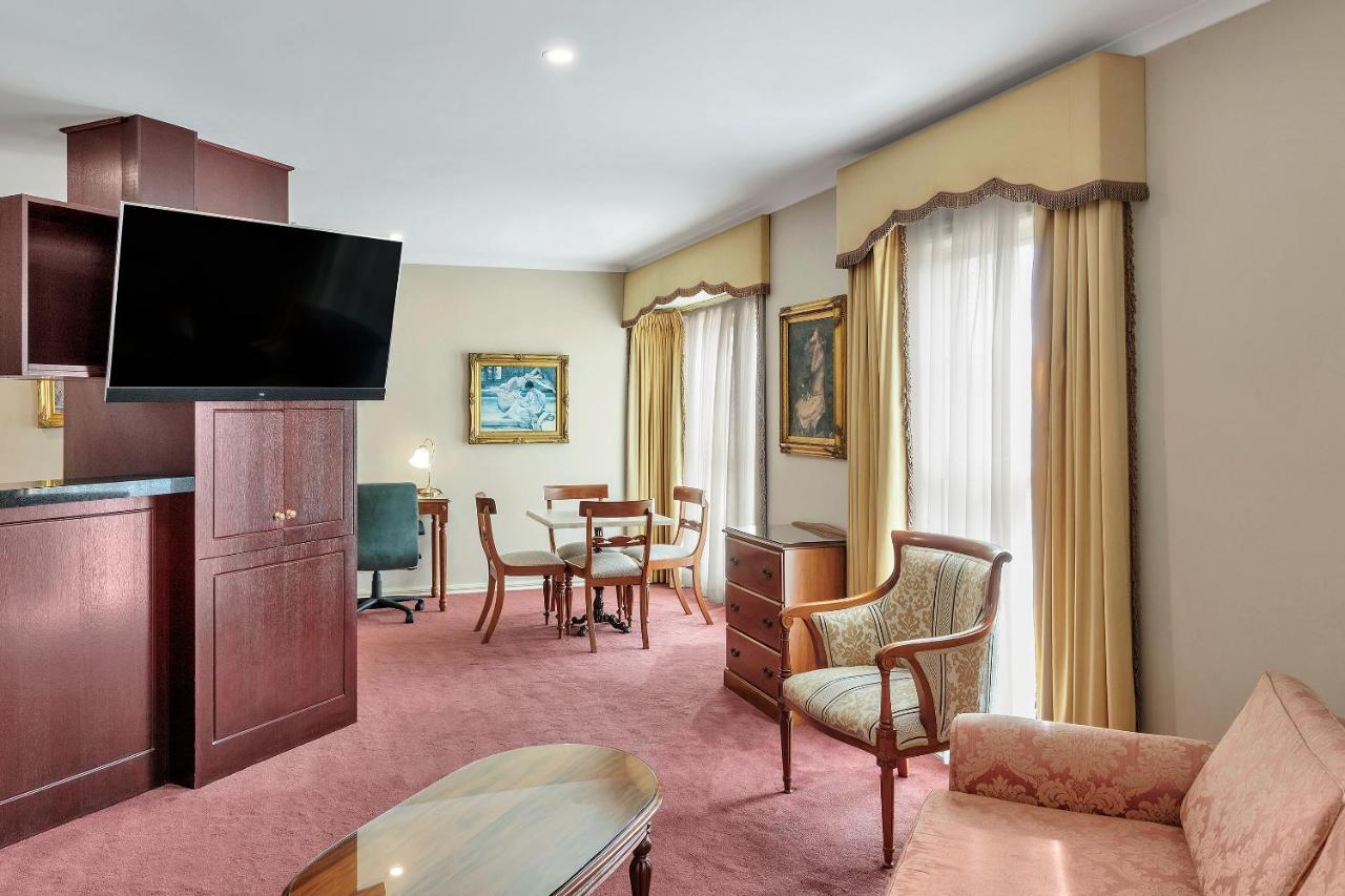Hotel Canterbury International 4*