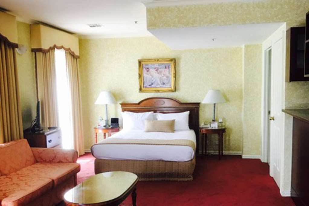 Hotel Canterbury International Forest Hill