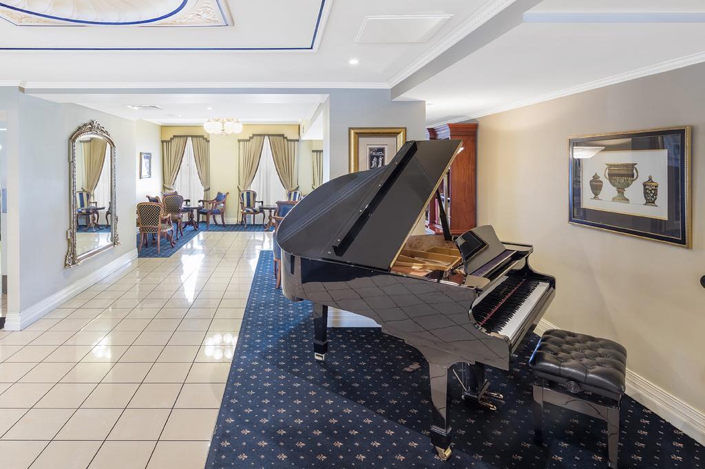 Hotel Canterbury International
